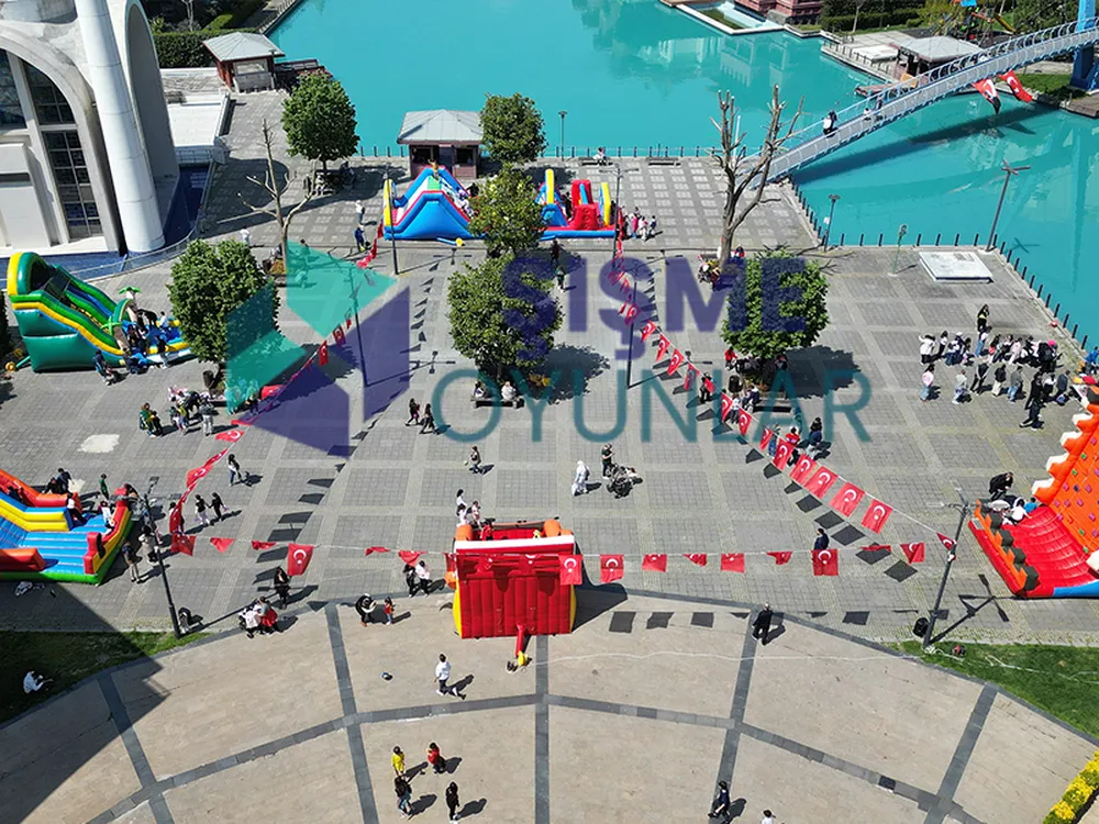 23 Nisan Etkinliklerinde Şişme Oyunlar ile Çocuklara Güvenli Eğlence