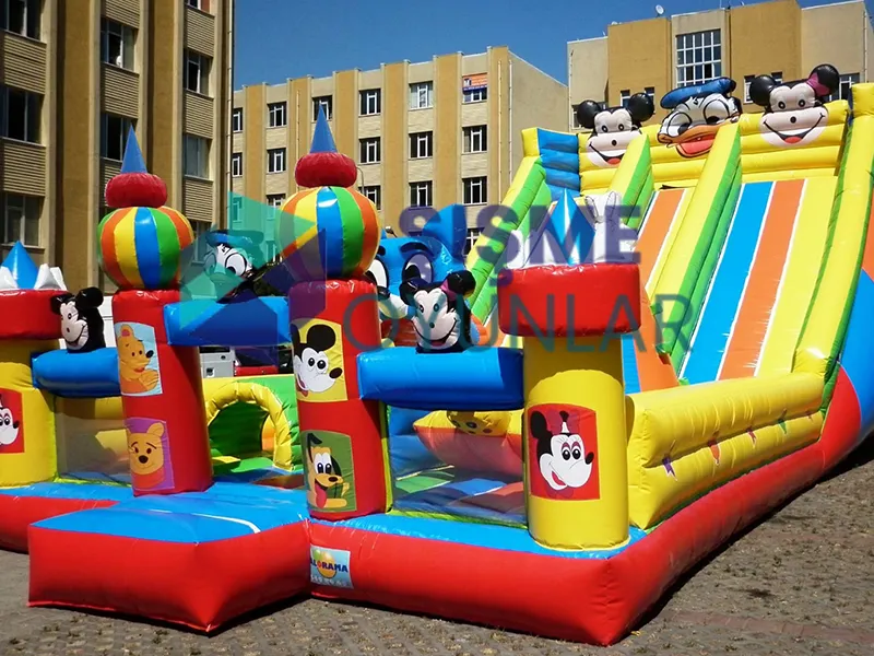 Dev Kaydıraklı Çizgi Karakterler